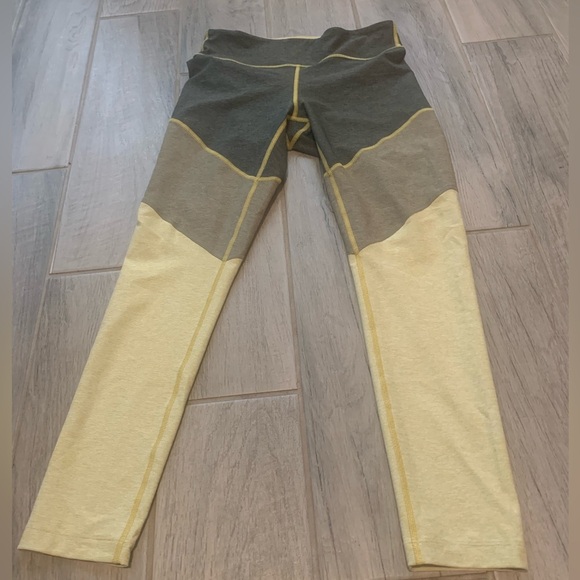 Outdoor Voices Springs 7/8 legging, Size Medium, Green Color block - Picture 1 of 5